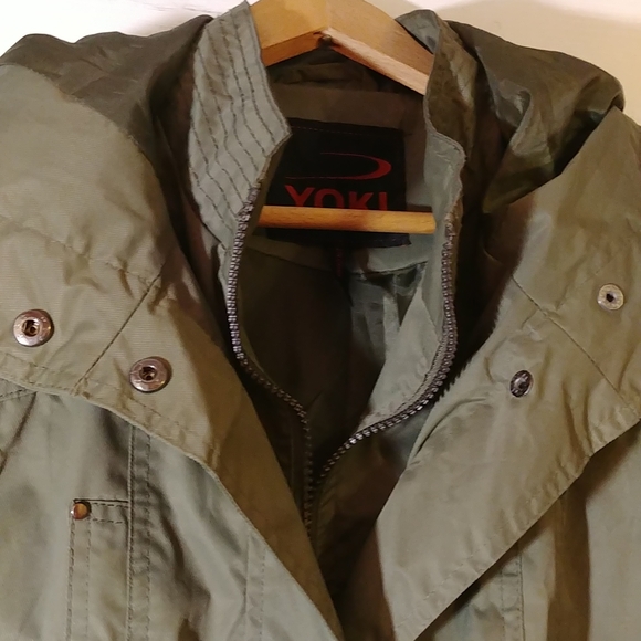 Like New Rain Coat, size L - Picture 4 of 11